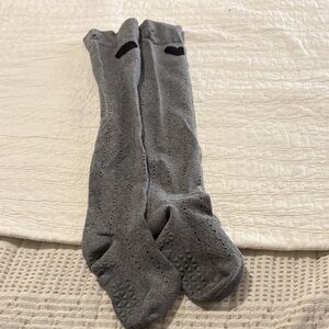 TAVI Gray Knee-High Barre Socks
